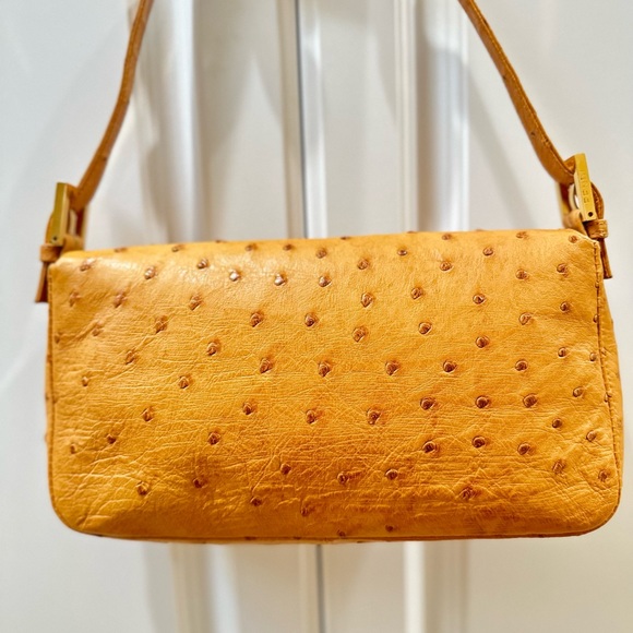 SOLD Fendi Baguette Ostrich Brown - Picture 5 of 17